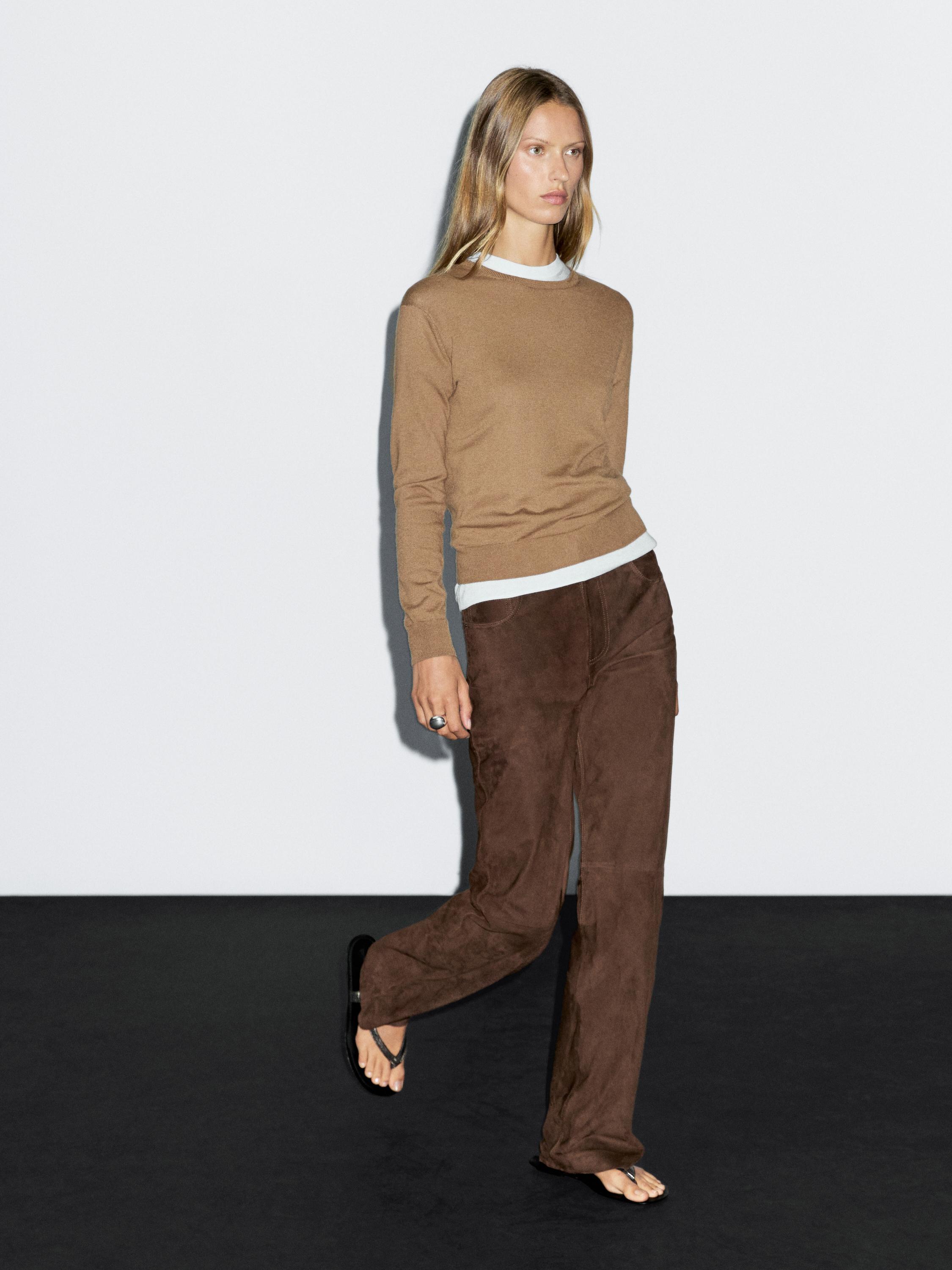 Wool blend knit sweater with crew neck